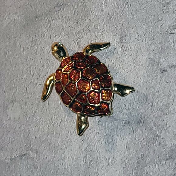 Vintage c1980 Super Cute Gold-Tone Enamel 1 3/8" Turtle Pin w/ Rhinestone Eyes - Picture 1 of 2